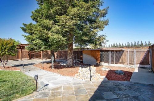 5890 Yuste Ln, Hollister CA  95023-9538 exterior