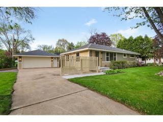 2716 106th St, Minneapolis, MN 55431-3716