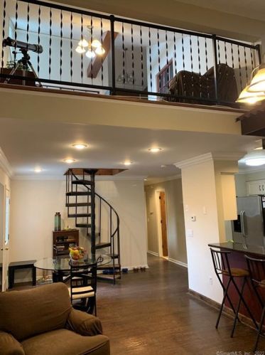 5 Ellsworth Ave, Danbury, CT 06810-5952
