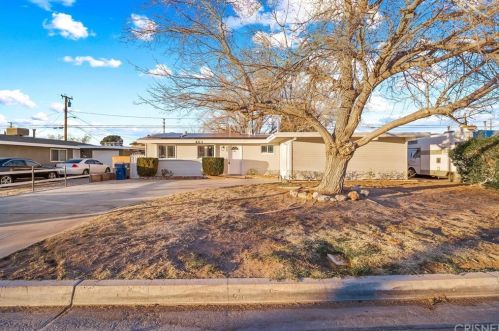 403 Lingard St, Lancaster, CA 93535-3023