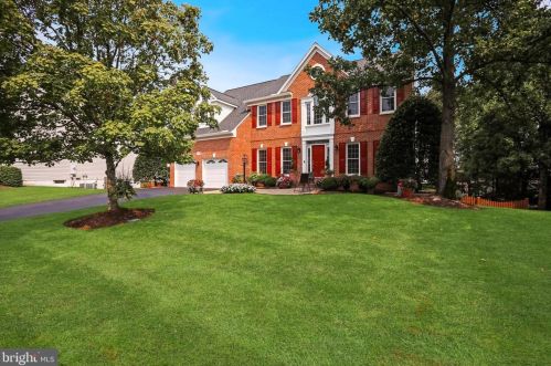2564 Fox Hound Ct, Herndon, VA 20171-2996