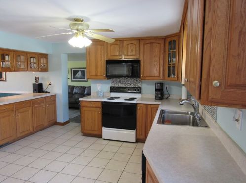 209 Beverly Dr, New Kensington PA  15068-3207 exterior