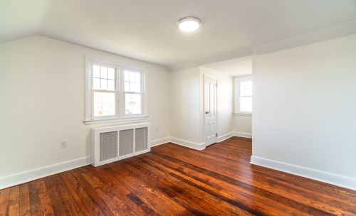2403 Nichols Ave, Stratford CT  06614-1720 exterior