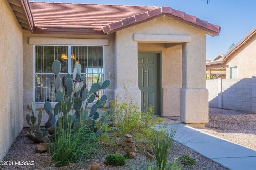 9301 Centipede Ave, Tucson, AZ 85742-8331