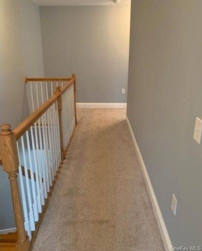 22 Hudson Cir, Marlborough NY  12542-6187 exterior