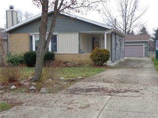 438 Crystal St, Akron, OH 44305-3169