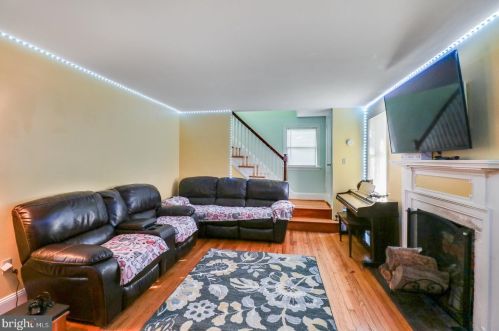 4 Woodsway Rd, Wilmington, DE 19809-2025