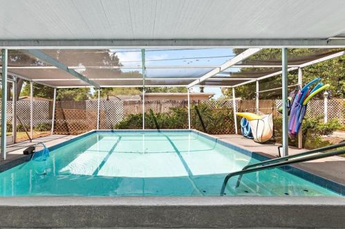 6534 18th Way, Saint Petersburg FL  33702-7146 exterior
