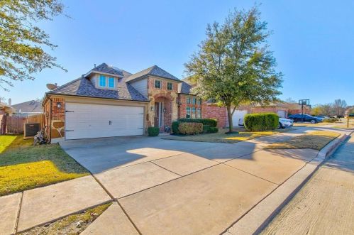 5812 Barrier Reef Dr, Fort Worth, TX 76179-7550