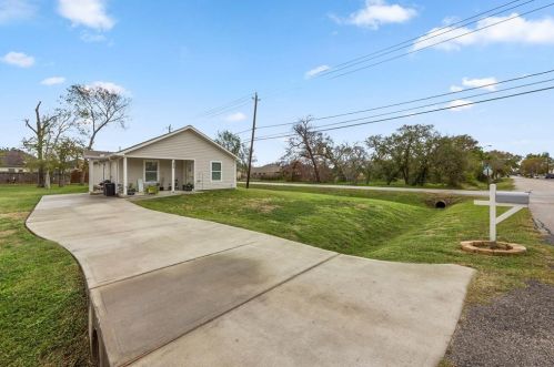 402 2nd St, Morgans Point, TX 77571-3440