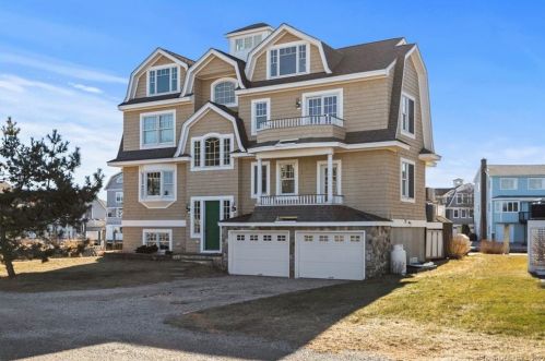 112 Atlantic Ave, Groton, CT 06340-8803