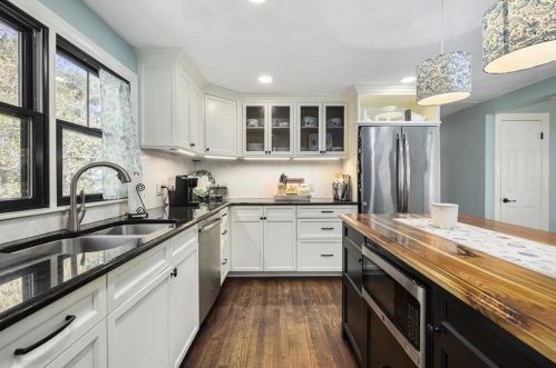 56 Wright Ln, North Kingstown, RI 02852-5847
