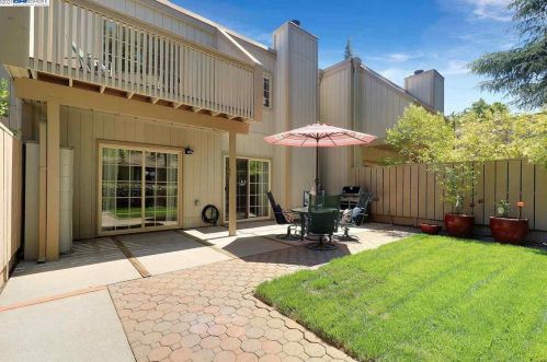 7426 Stonedale Dr, Pleasanton CA  94588-3737 exterior