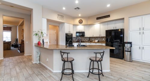 23825 65th Dr, Glendale, AZ 85310-3476