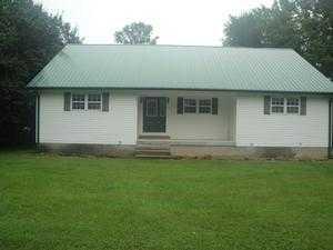 6685 Putnam St, Baxter, TN 38544-4548