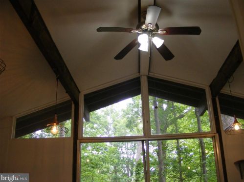 96 Big Red Oak Rd, Harpers Ferry WV  25425-5893 exterior
