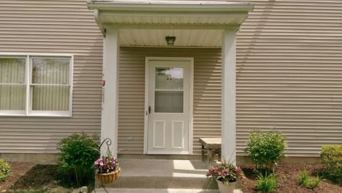 25 Deer Crossing Dr, Fishkill, NY 12524-1361