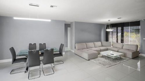 1905 45th Ave, Hollywood FL  33021-4105 exterior