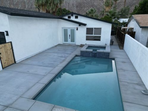 51655 Avenida Diaz, La Quinta CA  92253-3122 exterior