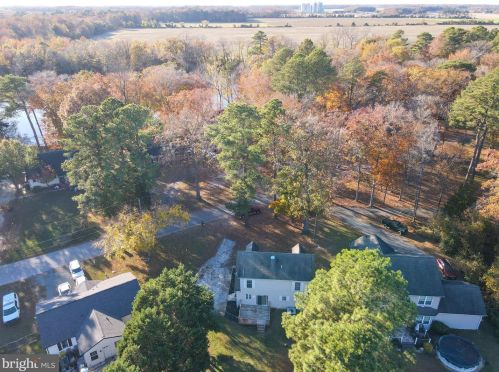 22067 Shore Dr, Seaford, DE 19973-5626