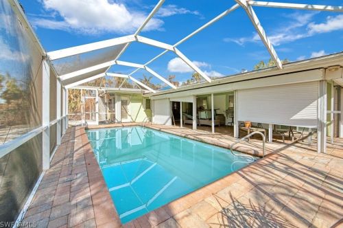 1429 Jamaica Dr, Sanibel, FL 33957-2609