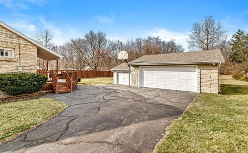 2116 Jefferson Blvd, Mishawaka IN 46545-7720 exterior