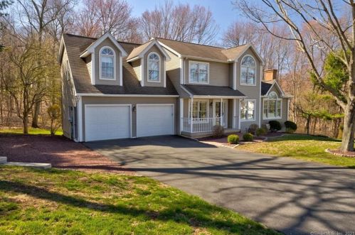 128 Walek Farms Rd, Manchester, CT 06040-7092