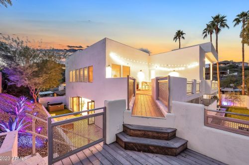 7627 22nd St, Phoenix AZ  85020-4706 exterior