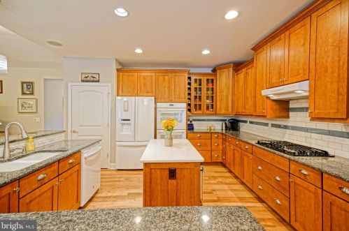 18540 Rose Ct, Lewes DE  19958-5910 exterior