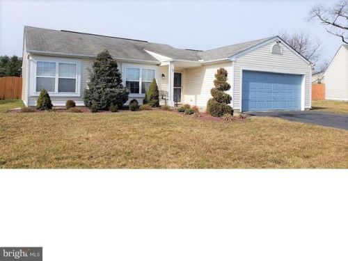 22 Patricia Cir, Bear, DE 19701-1183