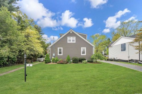 4 Reed Dr, Deer Park, NY 11729-5505
