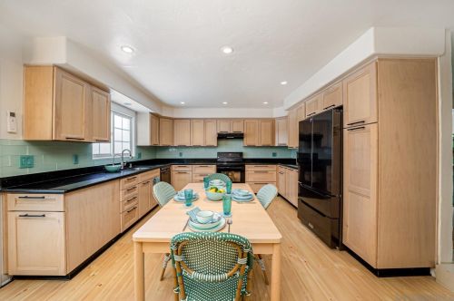 11225 Westonhill Dr, San Diego CA  92126-1447 exterior