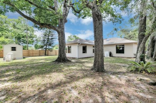 205 Lucerne Dr, De Bary FL  32713-3015 exterior