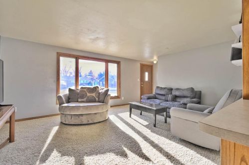 1690 Murphy Dr, Green Bay, WI 54303-4632