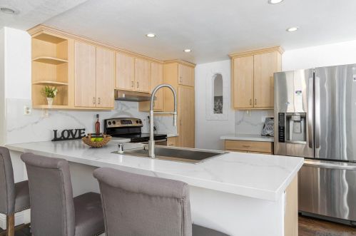 8886 La Cartera St, San Diego CA 92129-3310 exterior