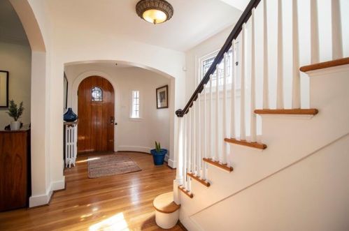 200 Lingrove Pl, Pittsburgh, PA 15208-2614
