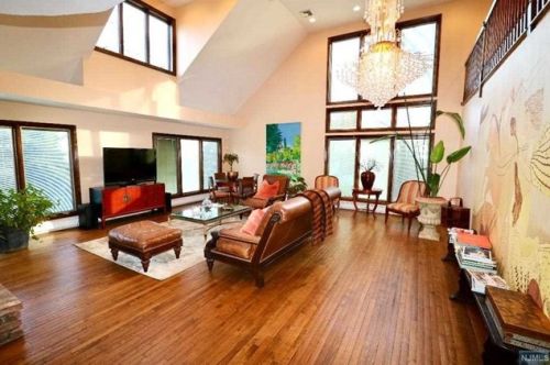 818 Shadow Ridge Rd, Franklin Lakes, NJ 07417-1510