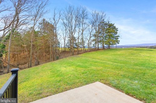 63 Maynard Ln, Strasburg VA  22657-1105 exterior