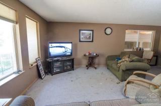 60015 Navajo Rd, Bend OR  97702-8906 exterior