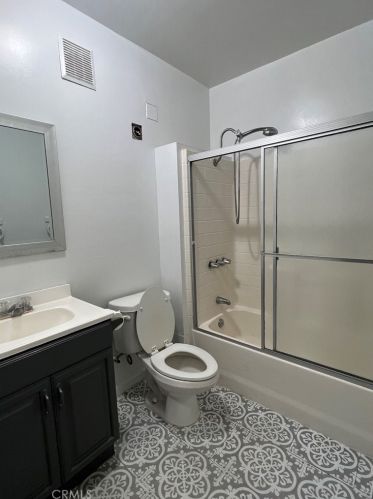 5516 Fulton Ave, Van Nuys CA  91401-5332 exterior