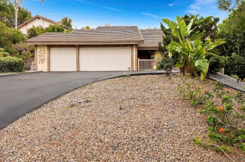 1720 The Woods Dr, El Cajon, CA 92019-3670