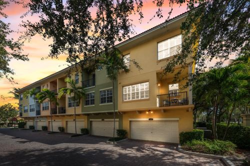 2438 San Pietro Cir, West Palm Beach, FL 33410-2970