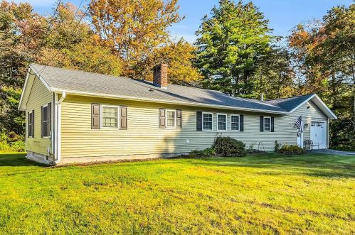 74 Millville St, Salem NH  03079-2620 exterior