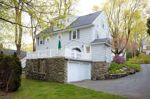 23 Beechmont St, Worcester, MA 01609-1605