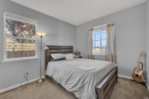 542 Twilight St, Vacaville CA  95688-8829 exterior