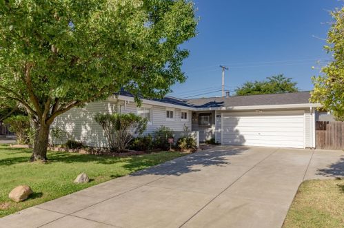 2690 Los Amigos Dr, Rancho Cordova, CA 95670-3454