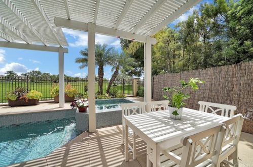 6561 Morningside Dr, Huntington Beach CA exterior