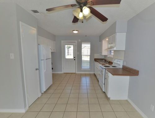 205 5th St, Midlothian TX  76065-3203 exterior