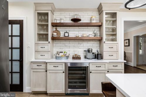 801 Thomas Ave, Riverton NJ  08077-1030 exterior