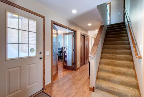 2410 Brogan Dr, Waterford MN  55057-3270 exterior
